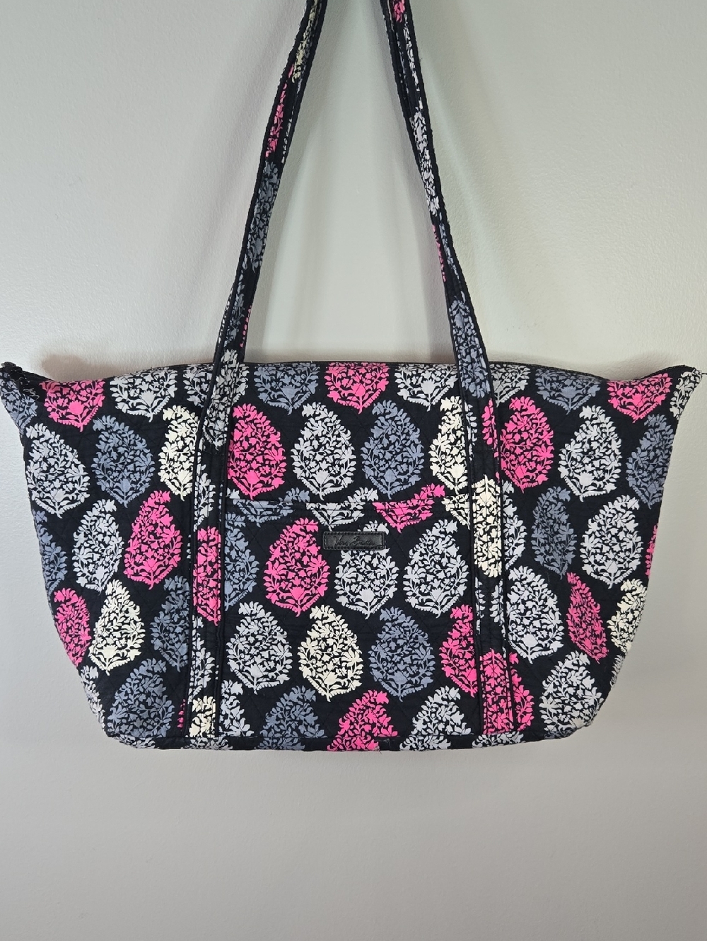 Vera Bradley Quilted Leaf Patterned Black Gray Pink Zipper Weekender Travel Bag
